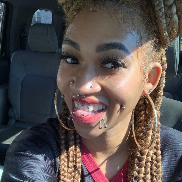 Meet your Posher, MinLynSik - Picture 2 of 4